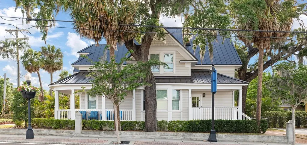 4 W Orange Street Tarpon Springs FL 34689