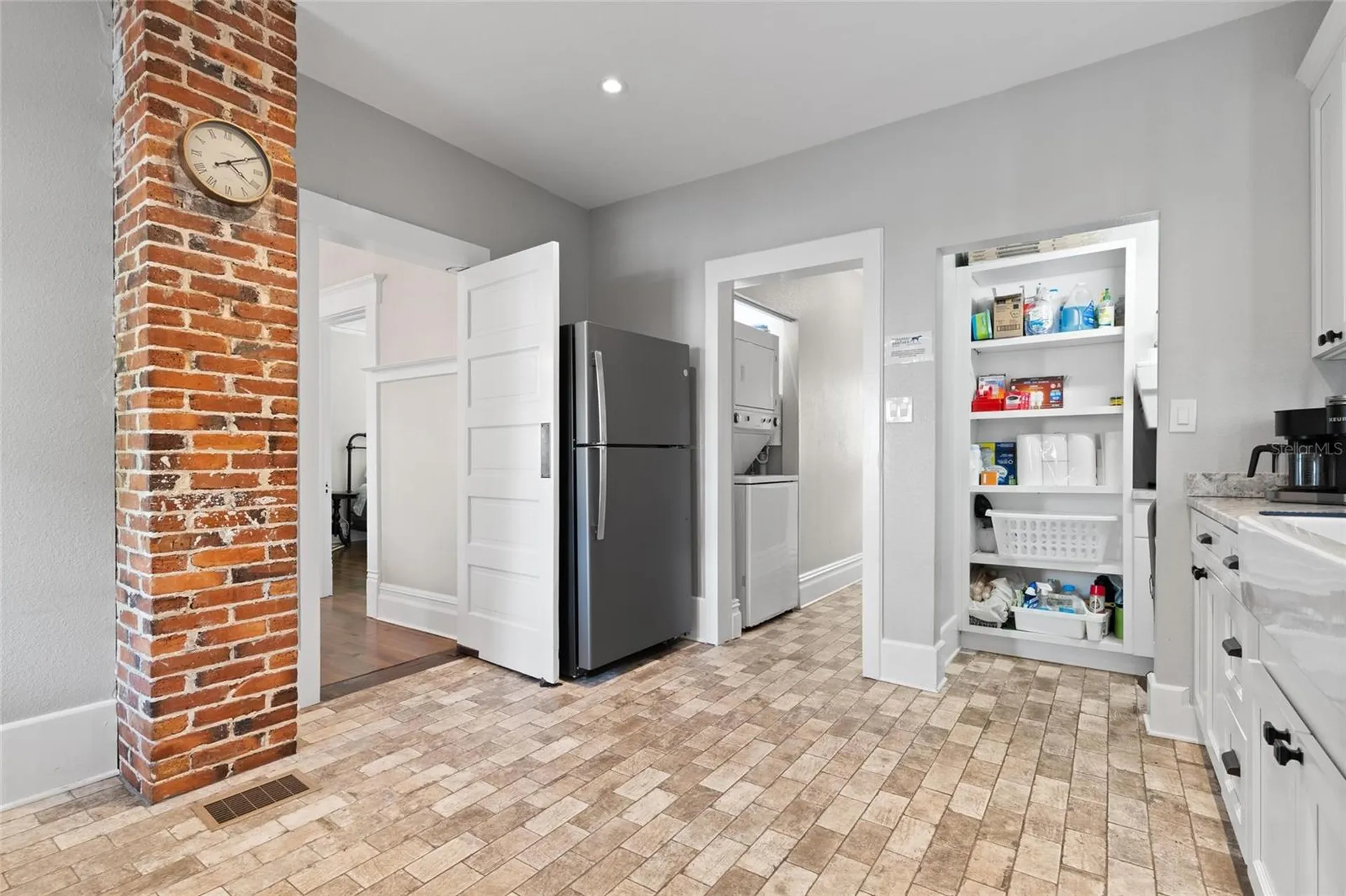 4 W Orange Street Tarpon Springs FL 34689