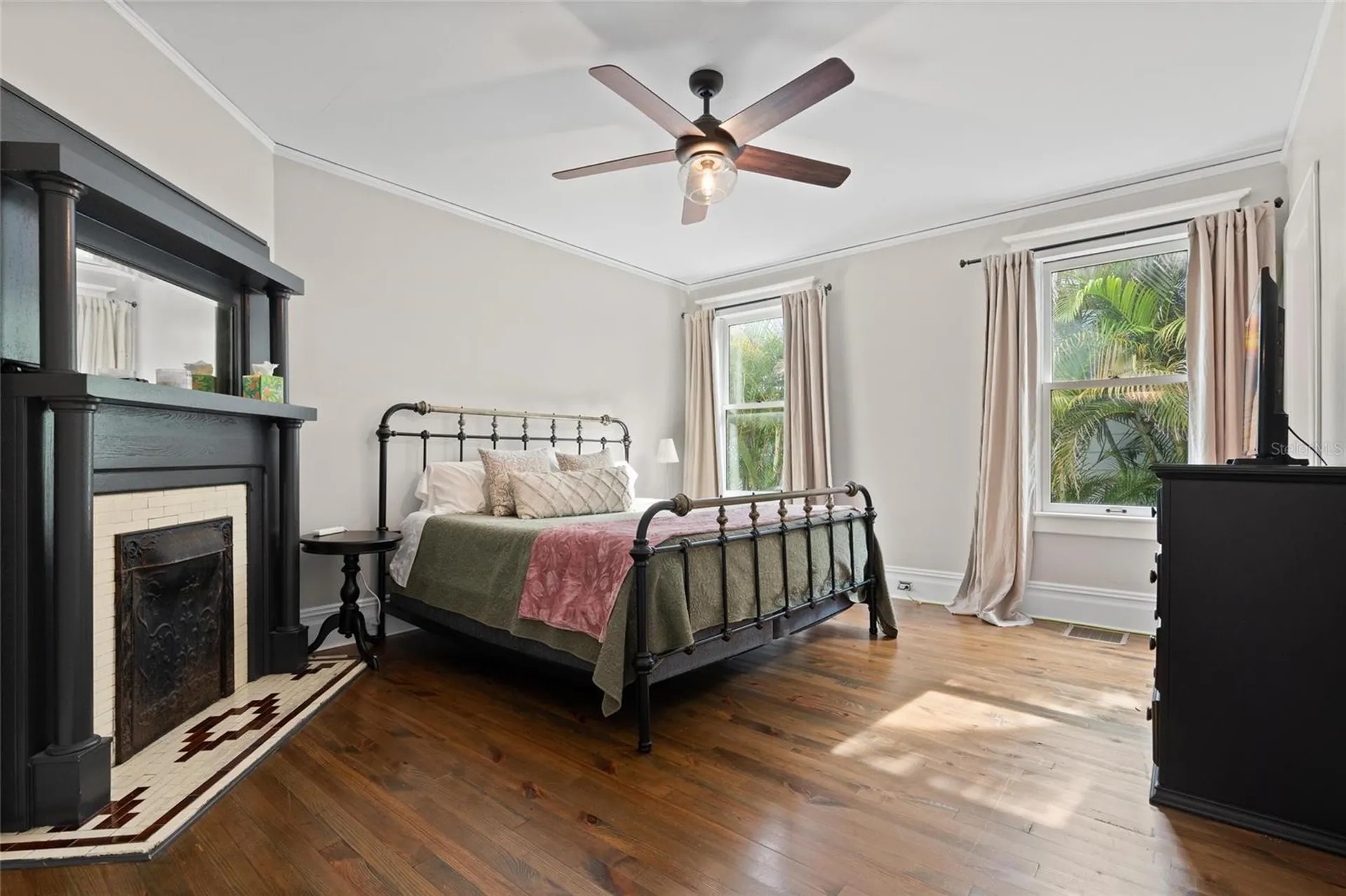 4 W Orange Street Tarpon Springs FL 34689