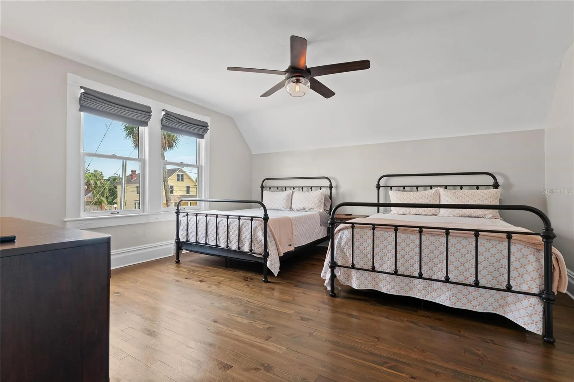 4 W Orange Street Tarpon Springs FL 34689