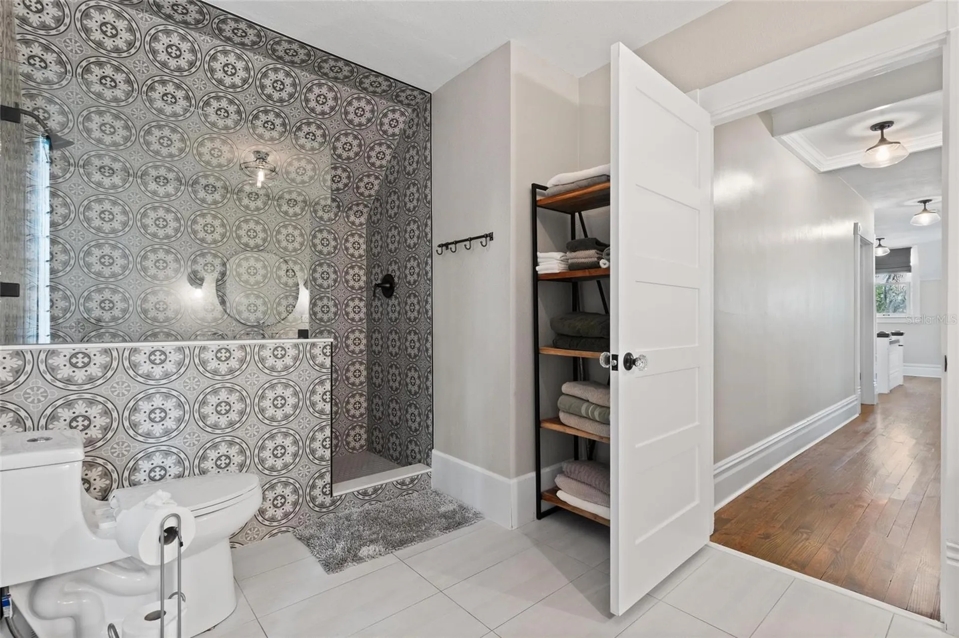4 W Orange Street Tarpon Springs FL 34689