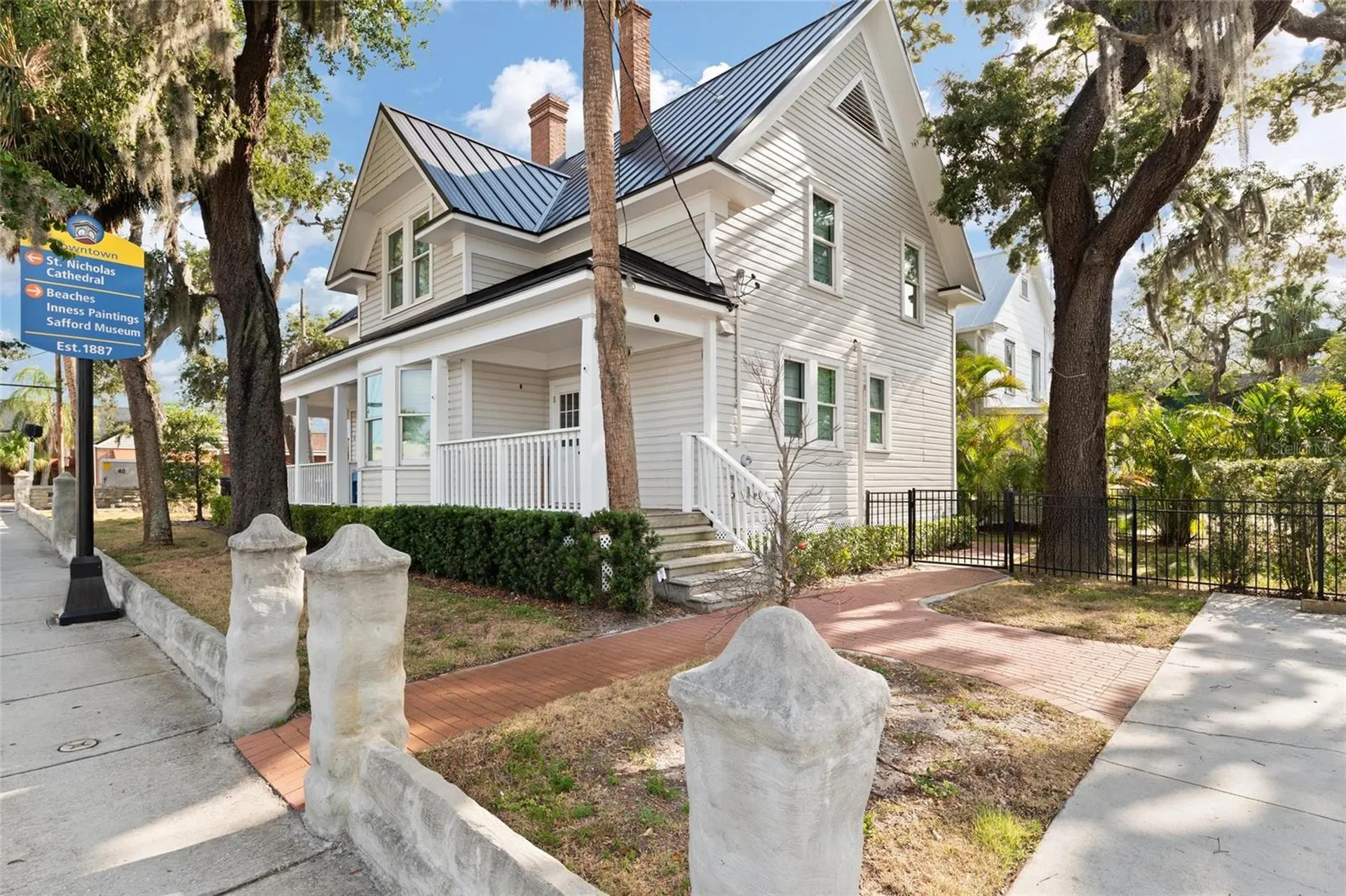 4 W Orange Street Tarpon Springs FL 34689