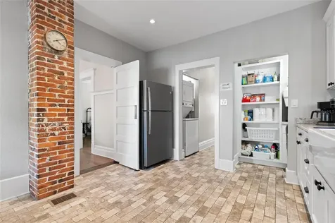4 W Orange Street Tarpon Springs FL 34689