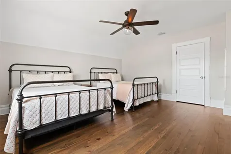 4 W Orange Street Tarpon Springs FL 34689