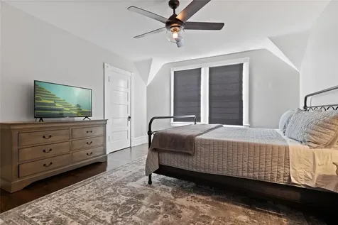 4 W Orange Street Tarpon Springs FL 34689