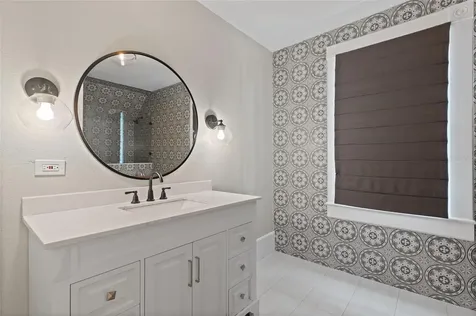 4 W Orange Street Tarpon Springs FL 34689