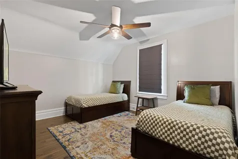 4 W Orange Street Tarpon Springs FL 34689