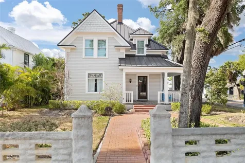 4 W Orange Street Tarpon Springs FL 34689