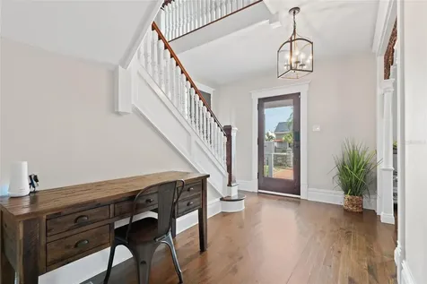 4 W Orange Street Tarpon Springs FL 34689