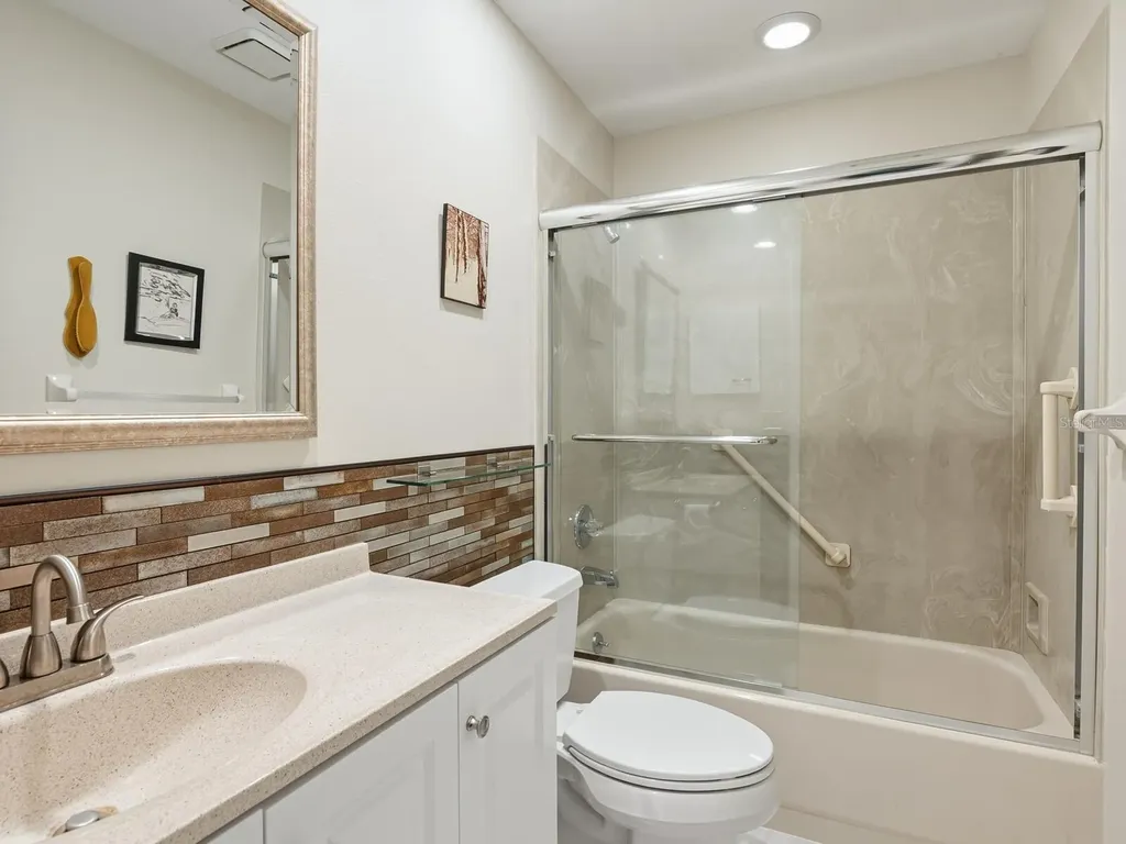 5527 Kingsmere Sarasota FL 34235