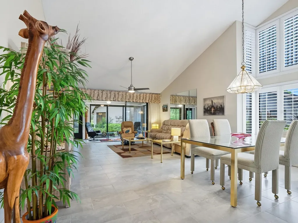 5527 Kingsmere Sarasota FL 34235