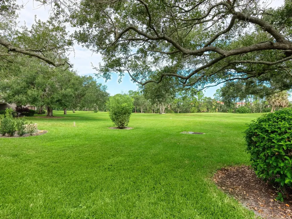 5527 Kingsmere Sarasota FL 34235