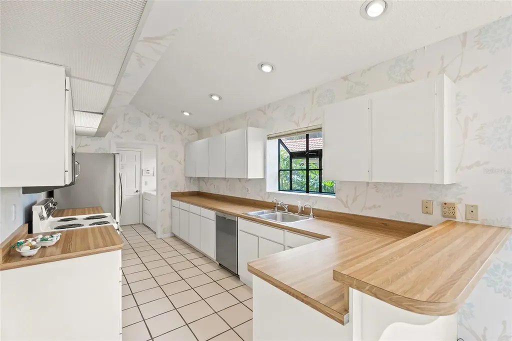 7475 Oak Moss Drive Sarasota FL 34241