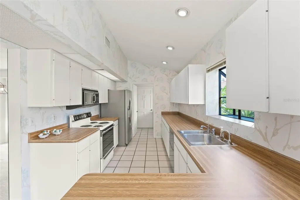 7475 Oak Moss Drive Sarasota FL 34241