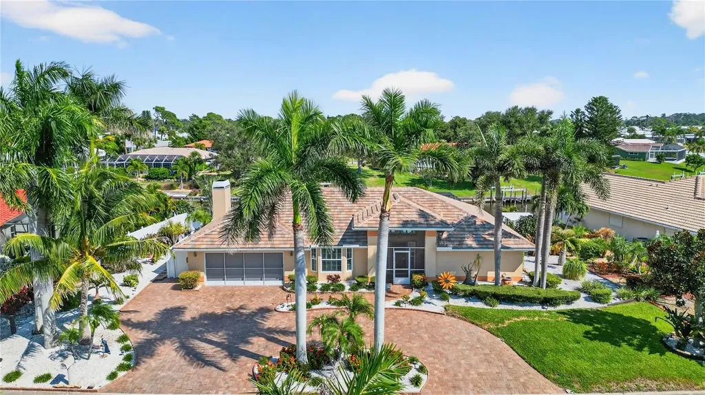 319 Oakwood Circle Englewood FL 34223