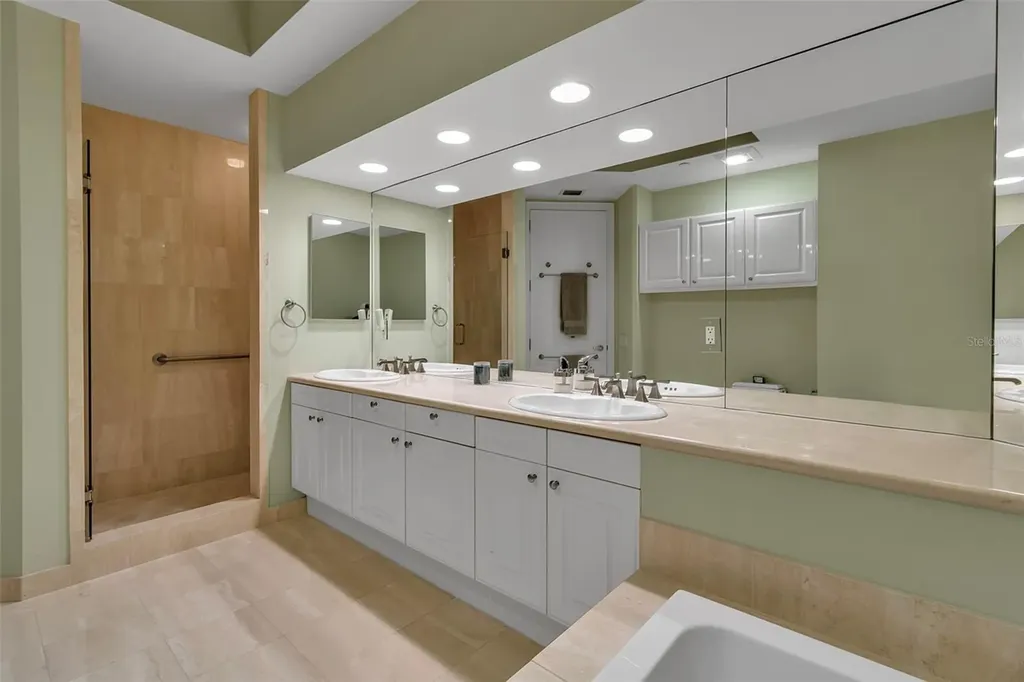 1241 Gulf Of Mexico Drive Longboat Key FL 34228