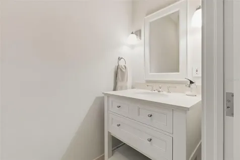 1241 Gulf Of Mexico Drive Longboat Key FL 34228