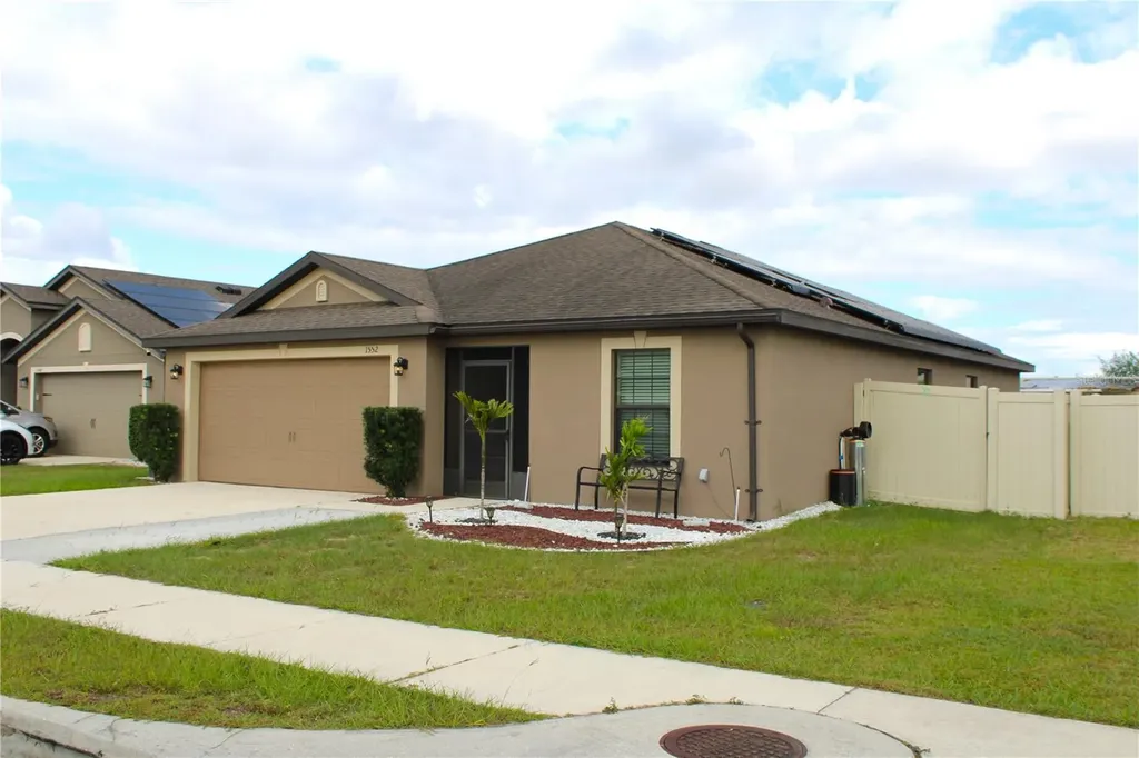 1552 Swan Lake Circle Dundee FL 33838