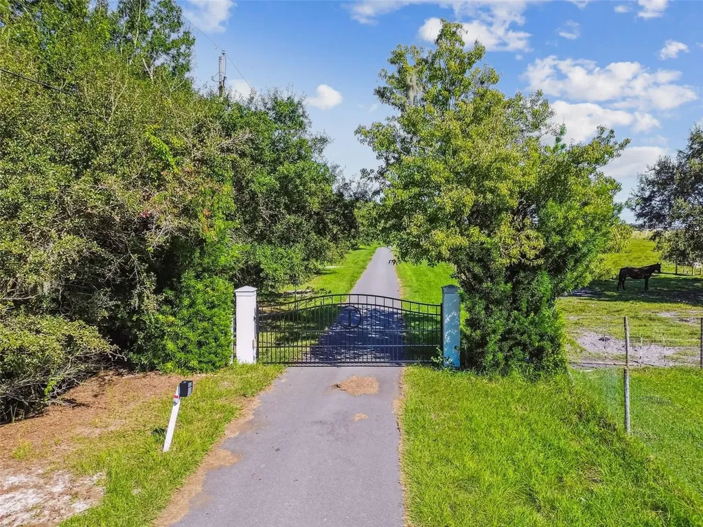 15639 Seth Country Lane Wimauma FL 33598