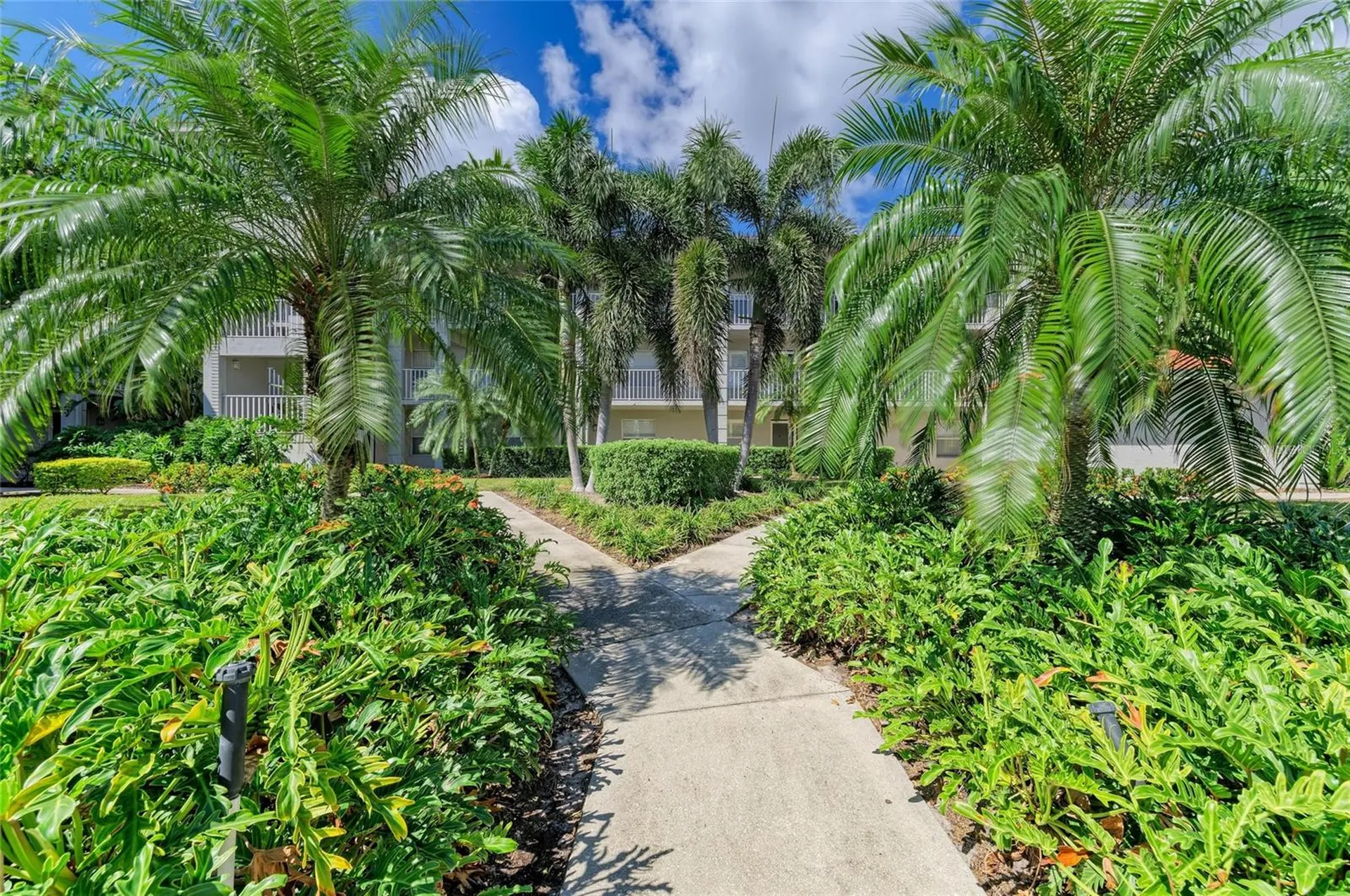 Sarasota FL, 9320 Clubside Circle, Unit 2104