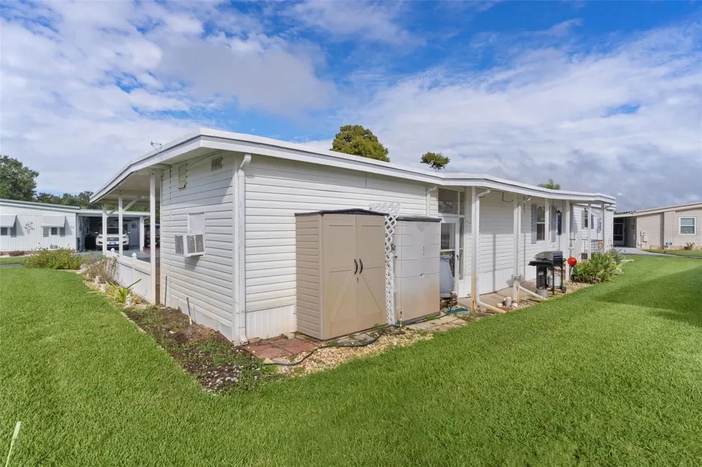 20 Captains Point Fruitland Park FL 34731