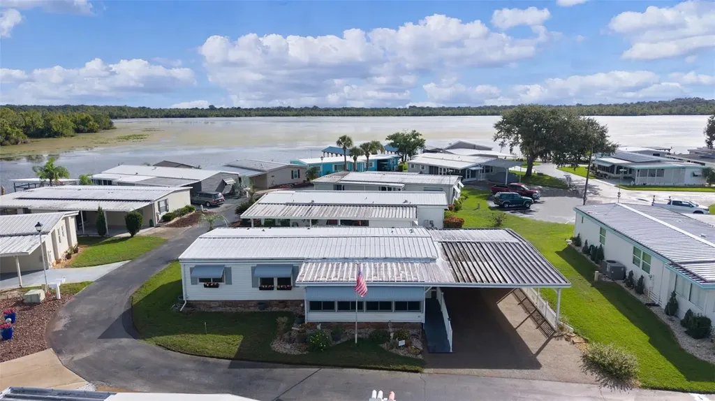 20 Captains Point Fruitland Park FL 34731