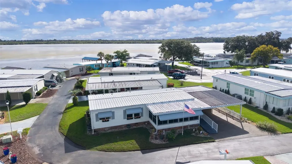 20 Captains Point Fruitland Park FL 34731