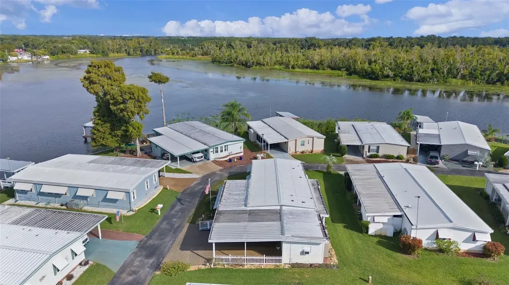 20 Captains Point Fruitland Park FL 34731