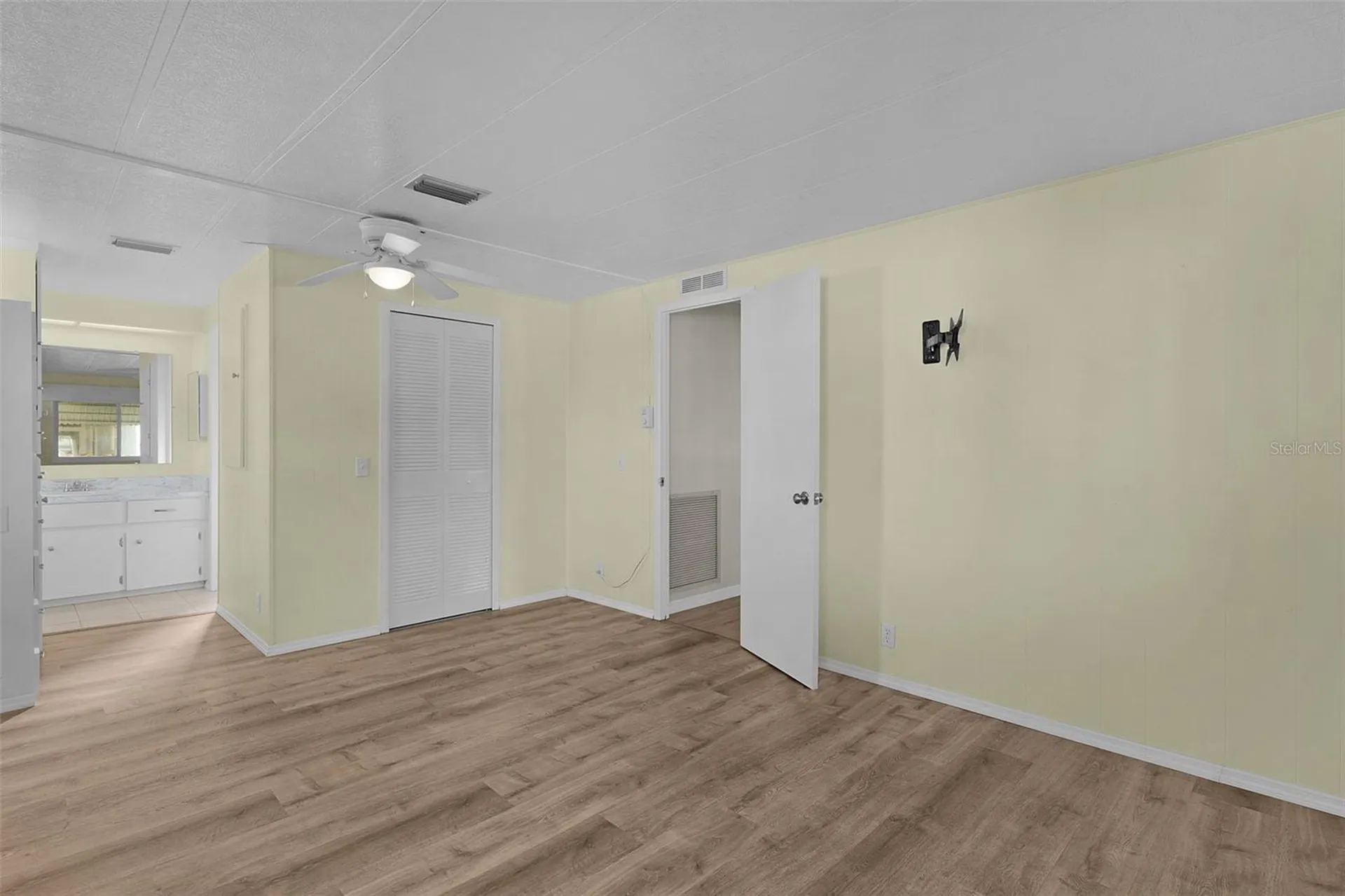 20 Captains Point Fruitland Park FL 34731