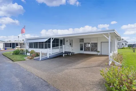 20 Captains Point Fruitland Park FL 34731