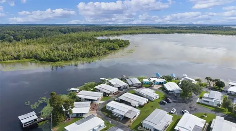 20 Captains Point Fruitland Park FL 34731