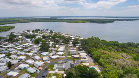 20 Captains Point Fruitland Park FL 34731