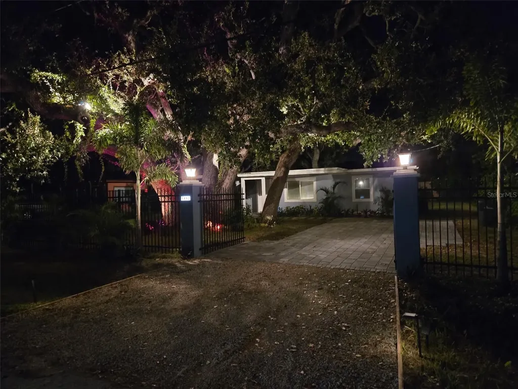 1112 Sunset Avenue Nokomis FL 34275