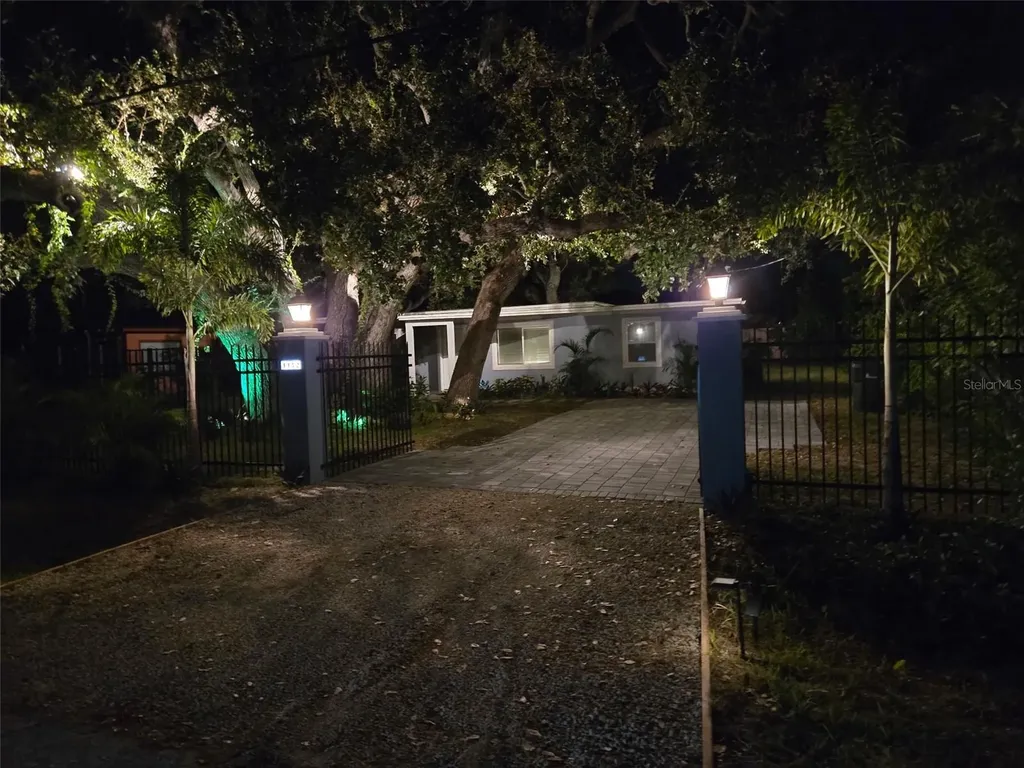 1112 Sunset Avenue Nokomis FL 34275