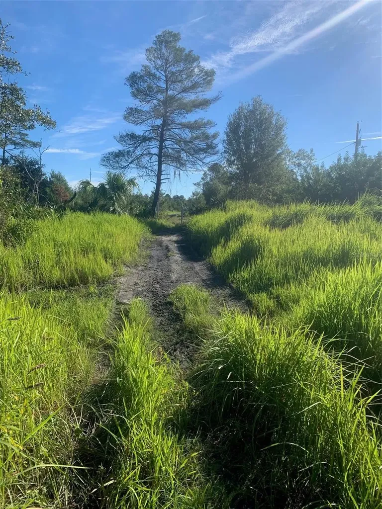 2701 Metro Drive Ruskin FL 33570