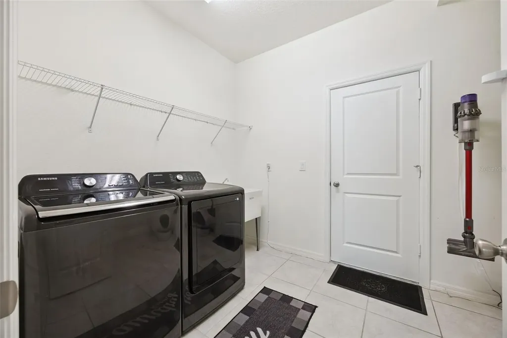1068 Papaya Circle Davenport FL 33897