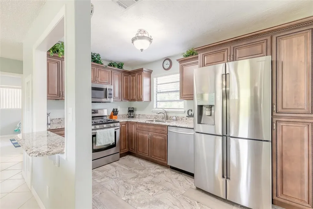 822 E 12th Avenue New Smyrna Beach FL 32169
