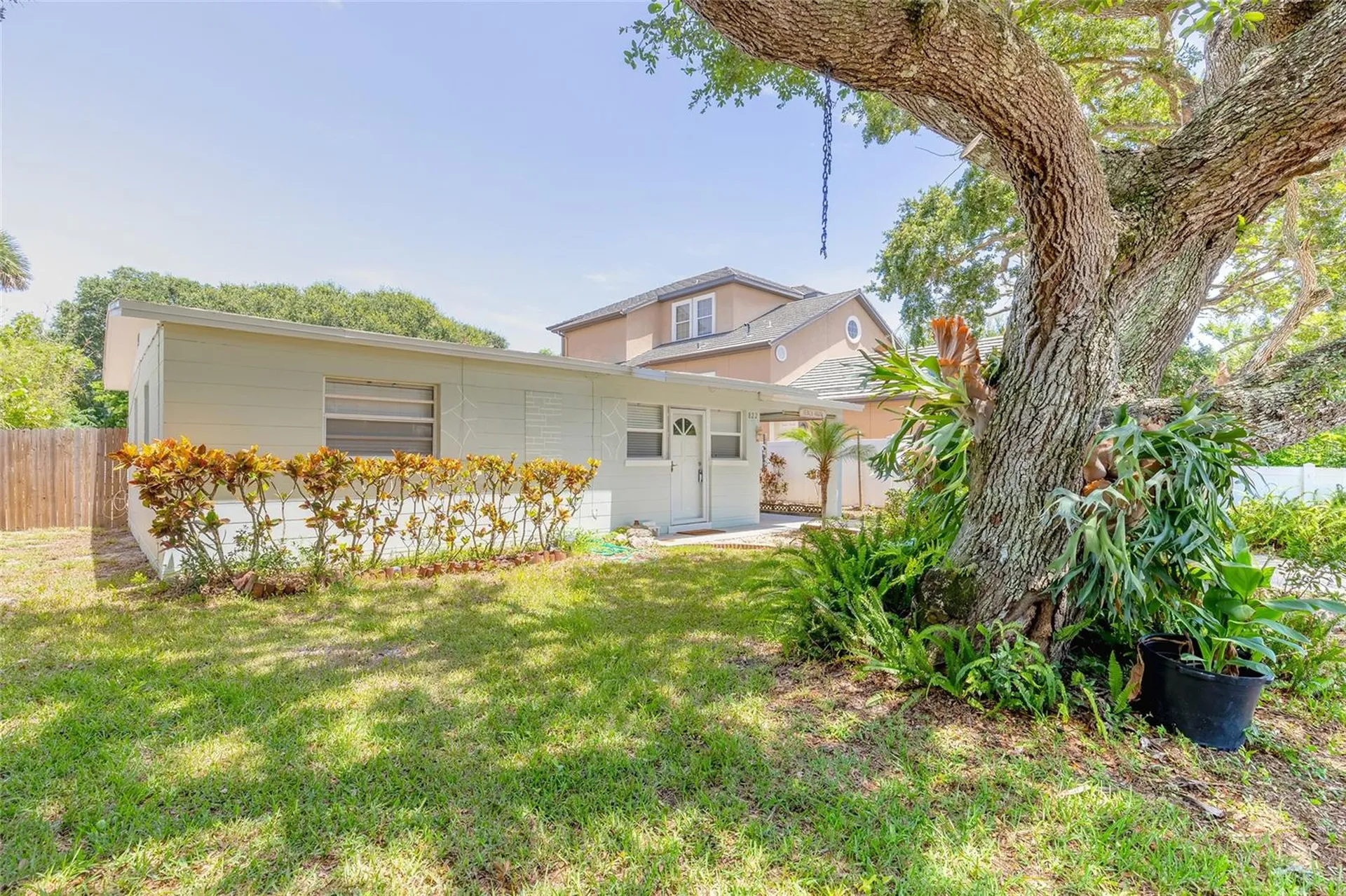 822 E 12th Avenue New Smyrna Beach FL 32169