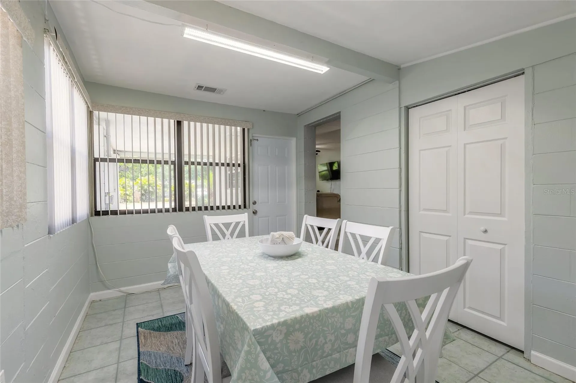 822 E 12th Avenue New Smyrna Beach FL 32169