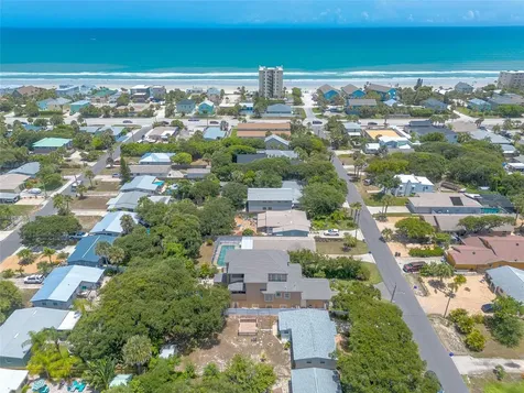 822 E 12th Avenue New Smyrna Beach FL 32169