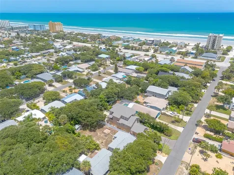 822 E 12th Avenue New Smyrna Beach FL 32169