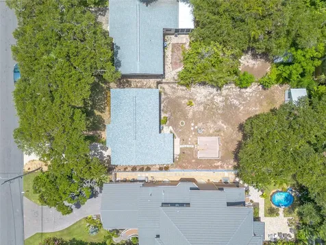 822 E 12th Avenue New Smyrna Beach FL 32169