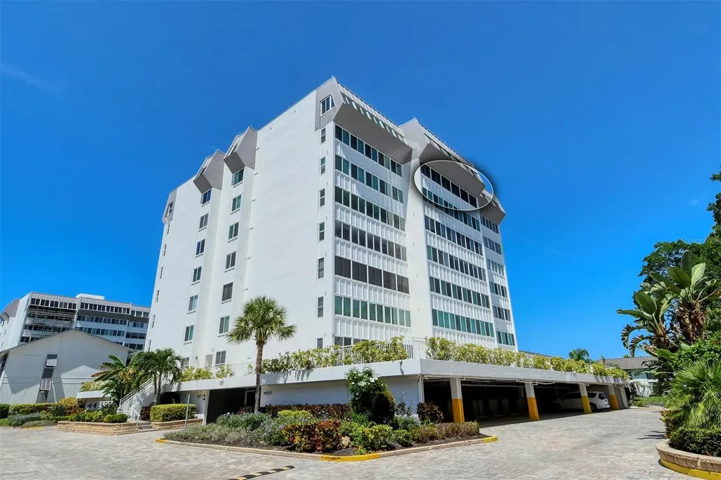 1125 W Peppertree Drive Sarasota FL 34242