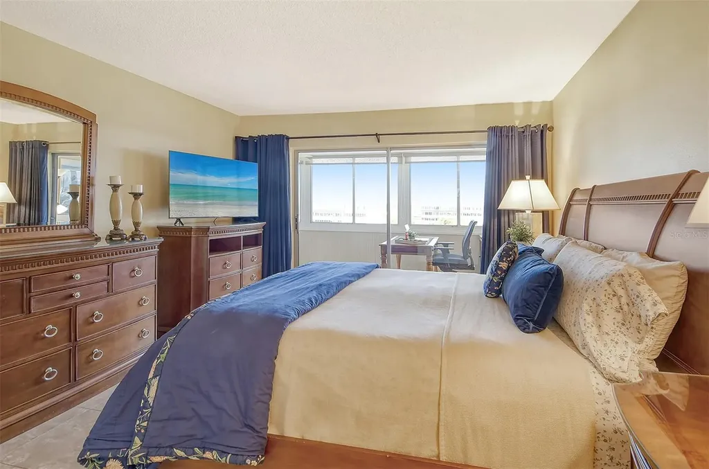 1125 W Peppertree Drive Sarasota FL 34242