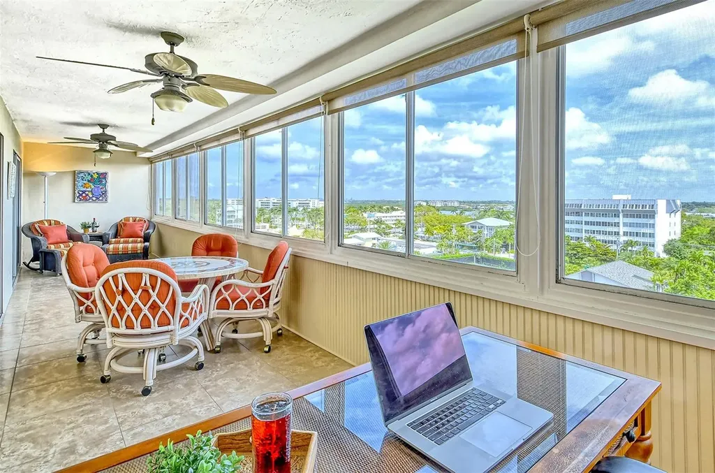 1125 W Peppertree Drive Sarasota FL 34242