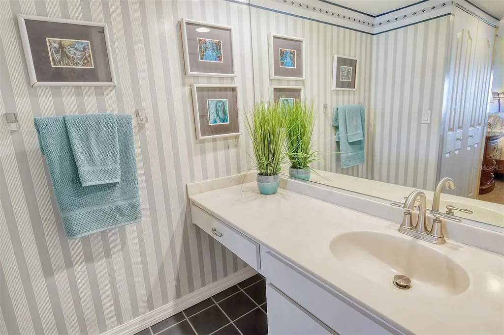 1125 W Peppertree Drive Sarasota FL 34242