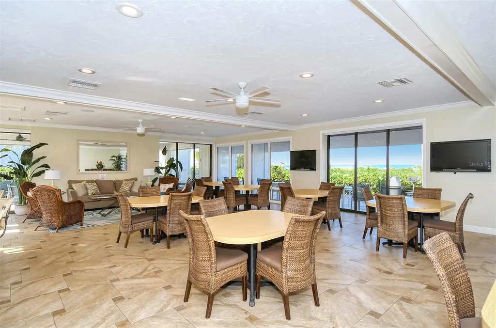 1125 W Peppertree Drive Sarasota FL 34242