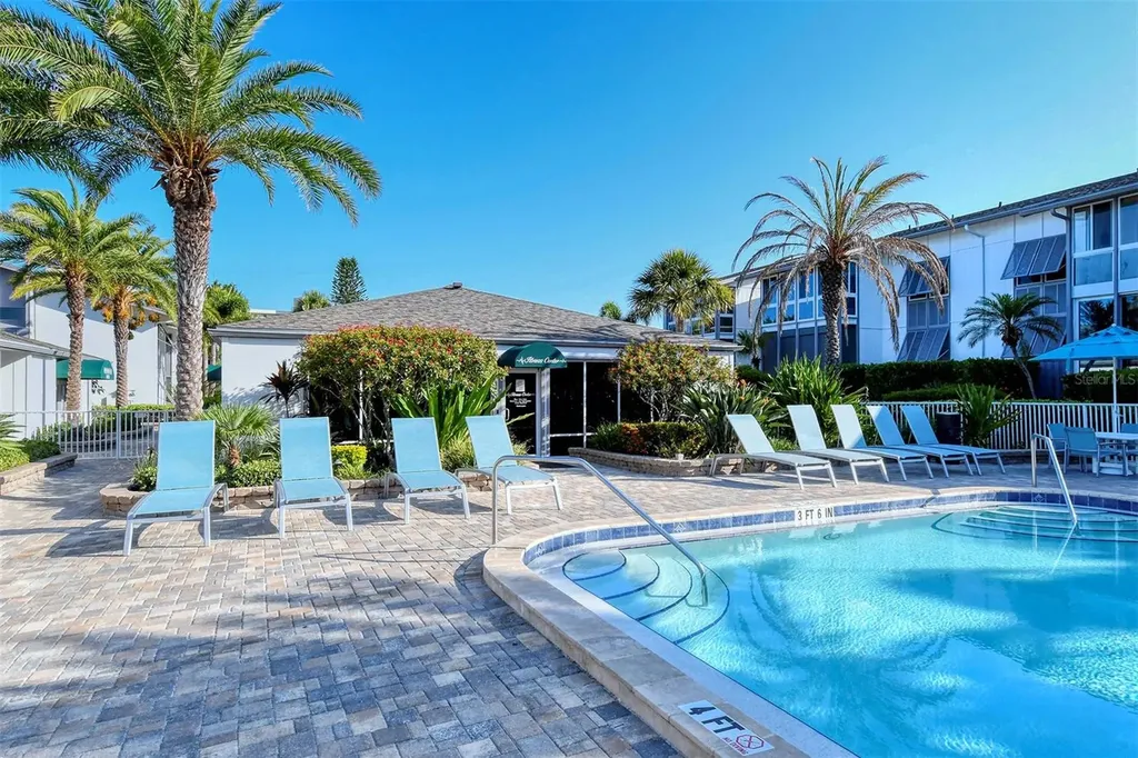 1125 W Peppertree Drive Sarasota FL 34242