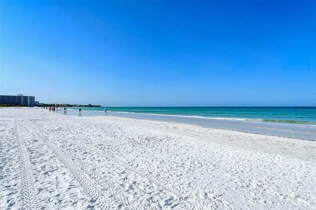 1125 W Peppertree Drive Sarasota FL 34242