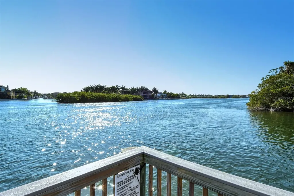 1125 W Peppertree Drive Sarasota FL 34242